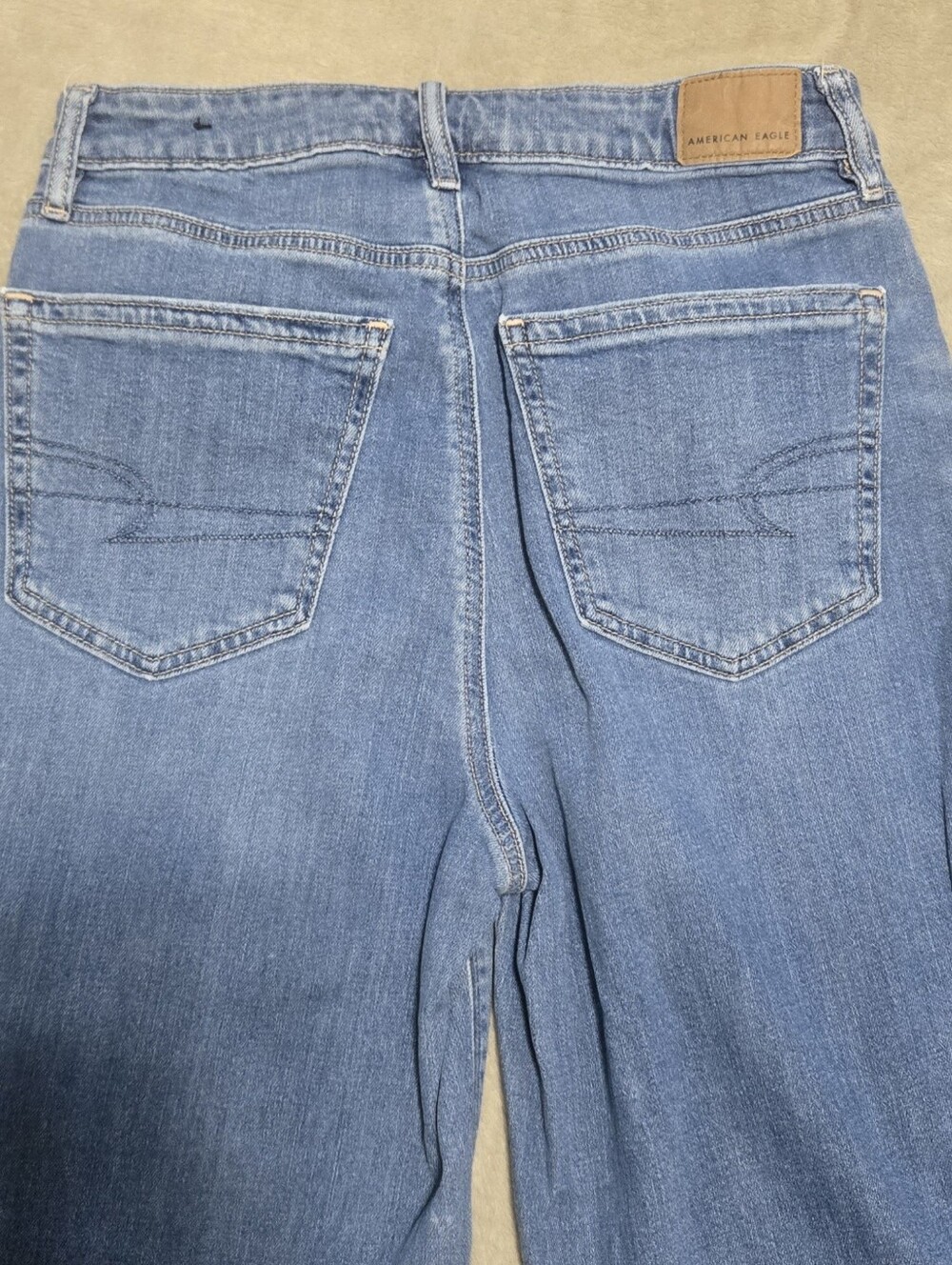 American Eagle Super High-Rise Baggy Wide Leg Jeans Womens Size 4 Short (28x27) - Picture 4 of 10